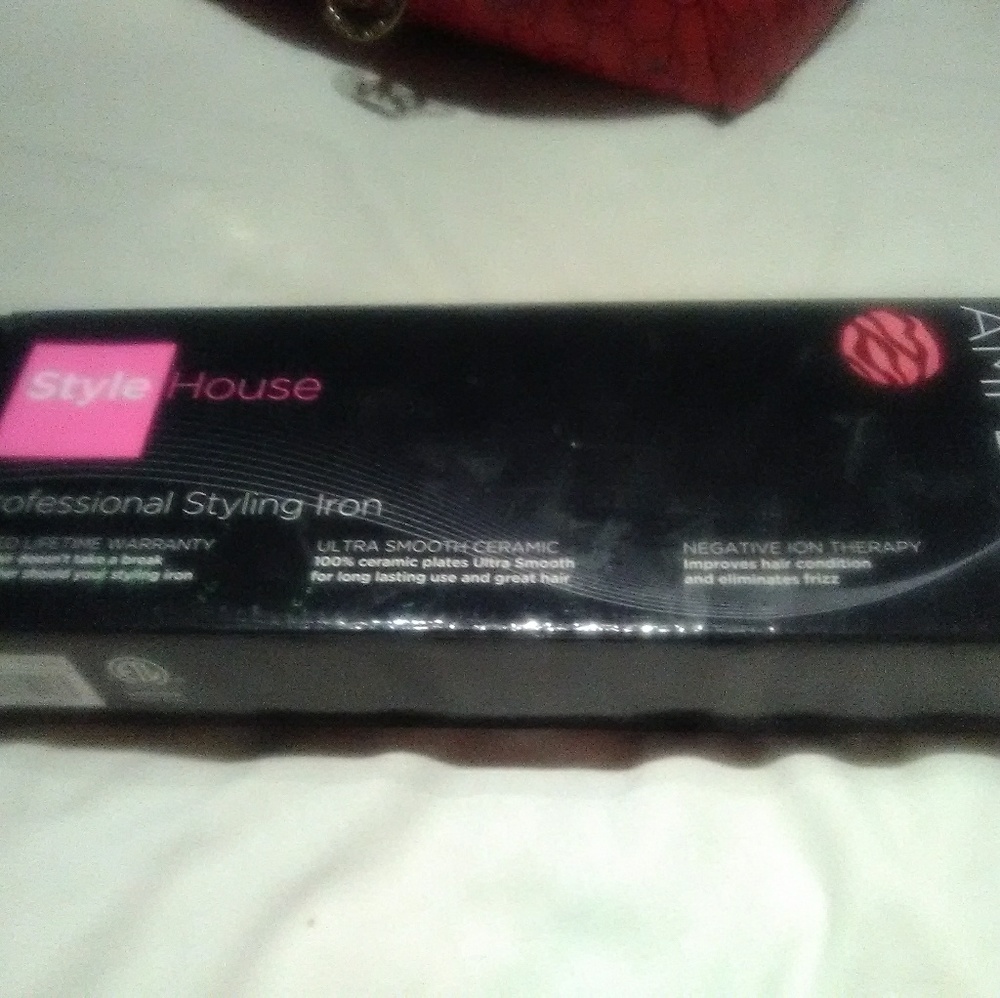 Hair straightener